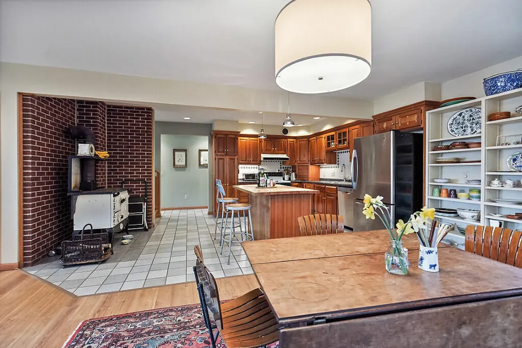 217 Leadbetter Road Wayne ME 04284