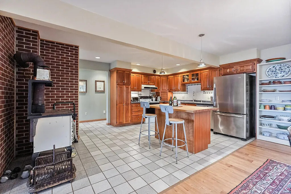 217 Leadbetter Road Wayne ME 04284