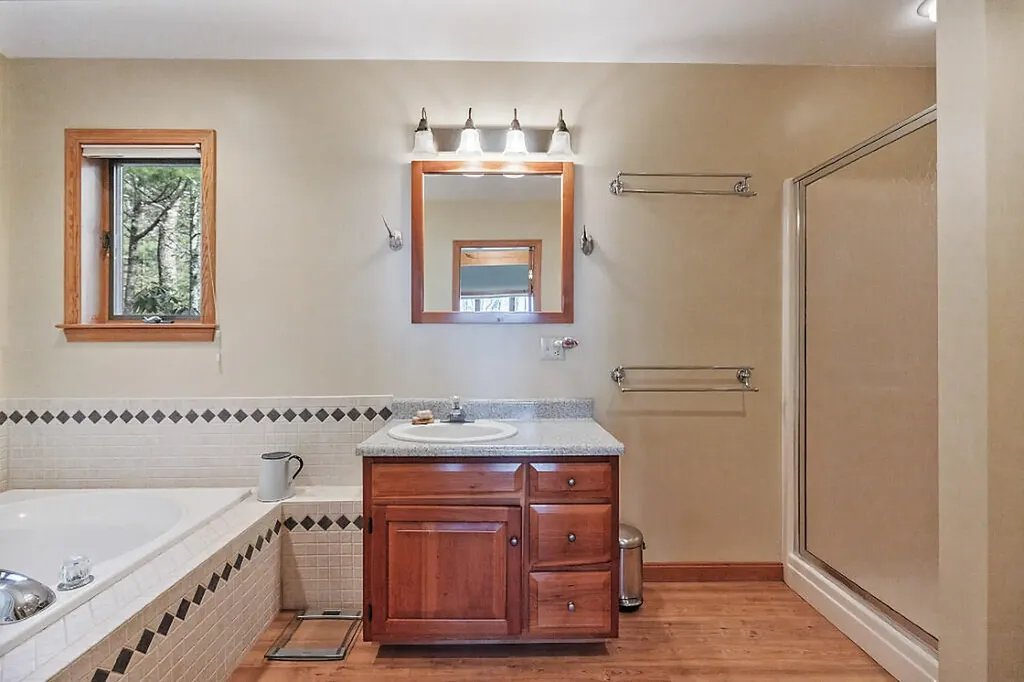 217 Leadbetter Road Wayne ME 04284