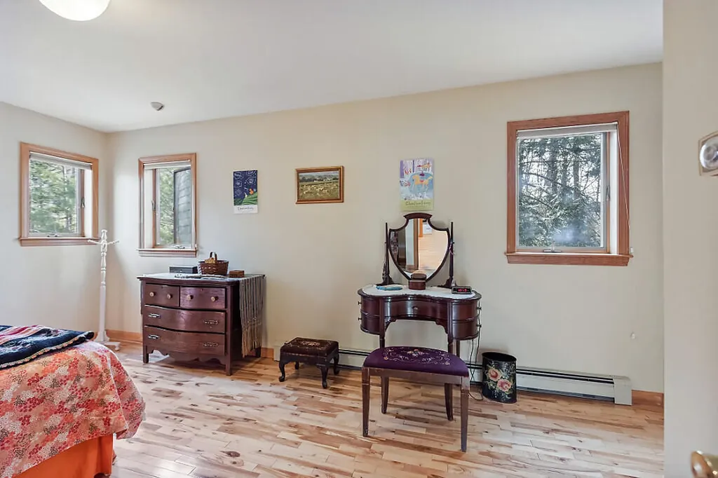 217 Leadbetter Road Wayne ME 04284