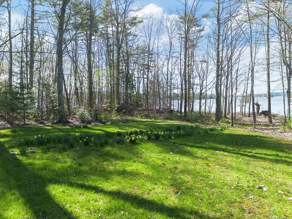 217 Leadbetter Road Wayne ME 04284