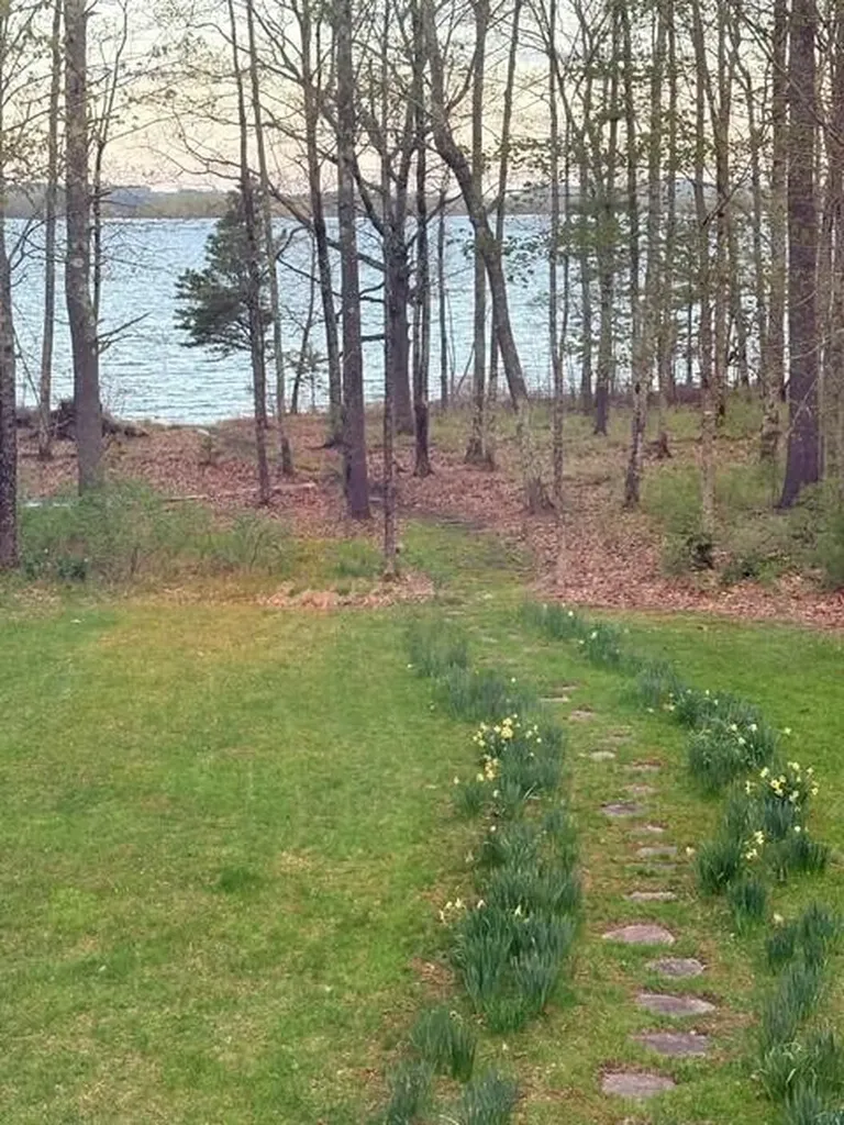 217 Leadbetter Road Wayne ME 04284