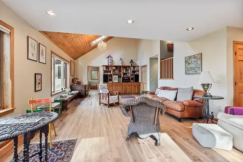 217 Leadbetter Road Wayne ME 04284