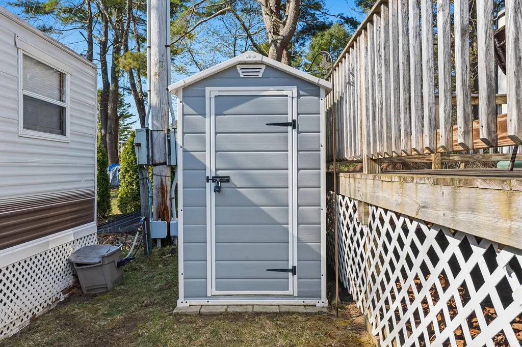 2073 Post Road Wells ME 04090