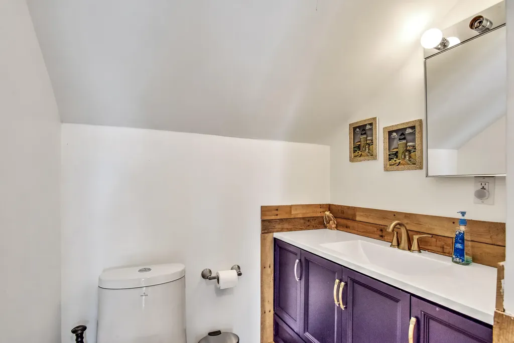 68 Moonlight Drive Holden ME 04429