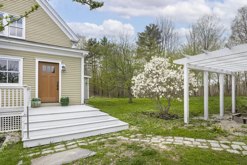 38 Field Road Cumberland ME 04021