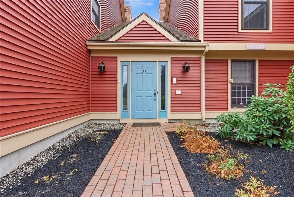 35 Estates Drive Manchester ME 04351