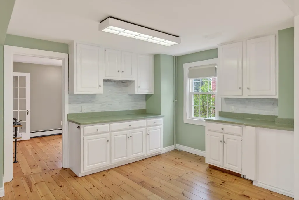 102 Lake Street Auburn ME 04210