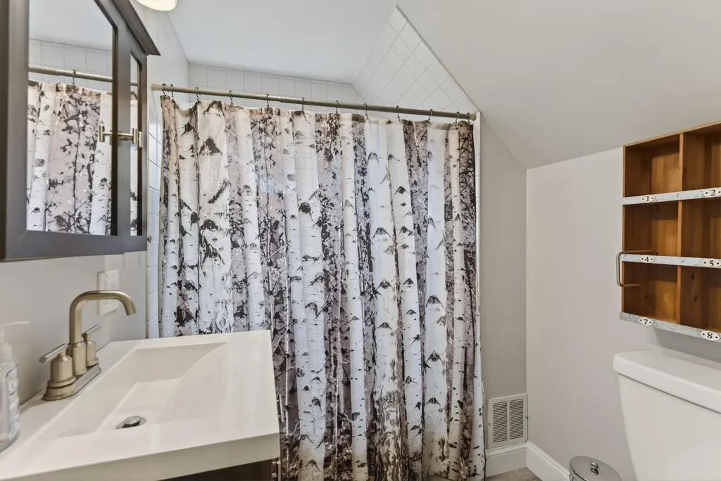 102 Lake Street Auburn ME 04210