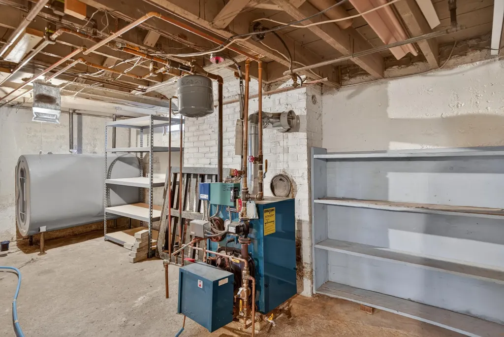 102 Lake Street Auburn ME 04210