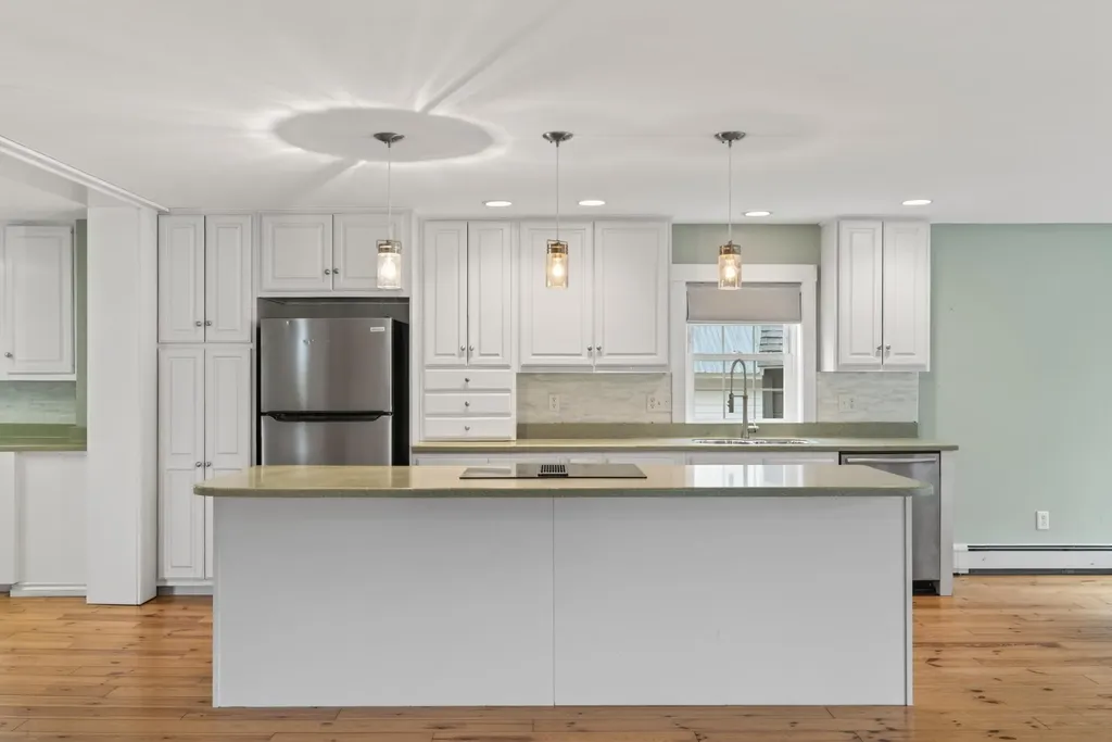 102 Lake Street Auburn ME 04210