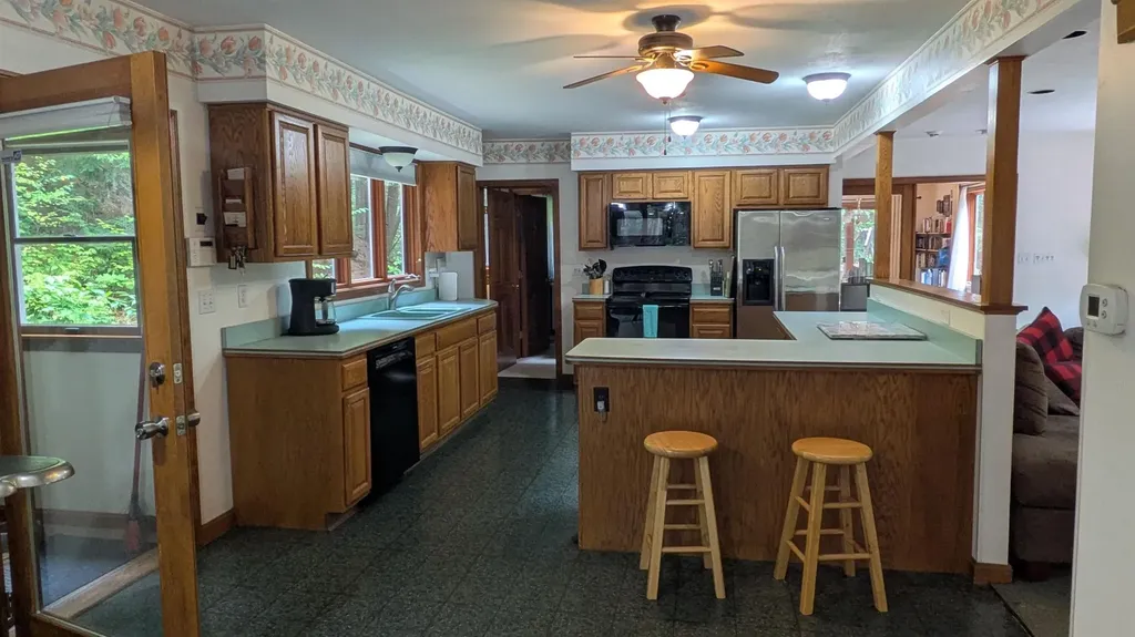 34 Hubbard Grove Road Shelburne NH 03581