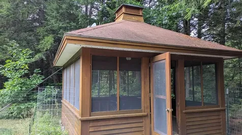 34 Hubbard Grove Road Shelburne NH 03581