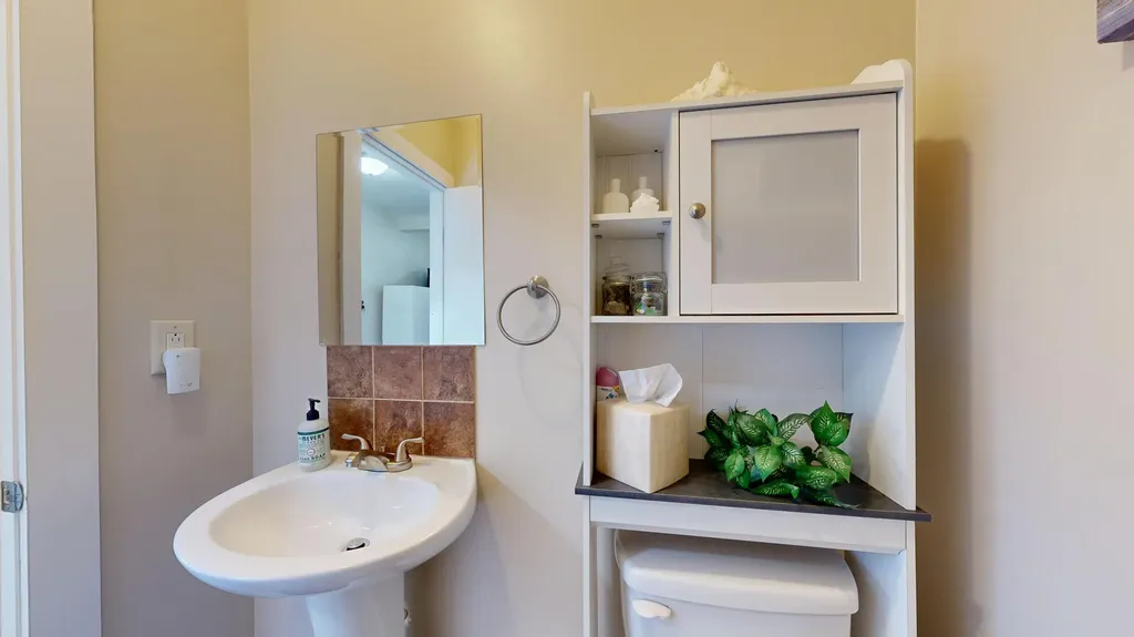19 Fairlawn Avenue Lewiston ME 04240