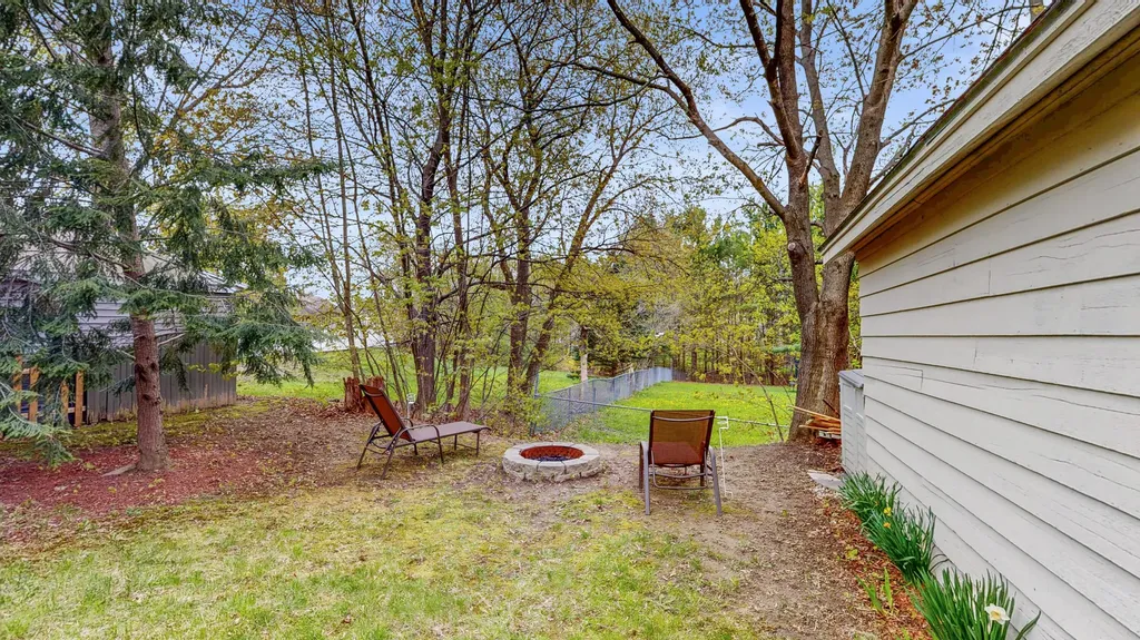 19 Fairlawn Avenue Lewiston ME 04240