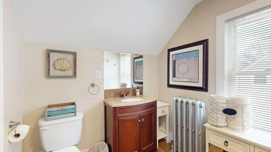 19 Fairlawn Avenue Lewiston ME 04240