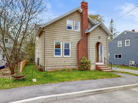 19 Fairlawn Avenue Lewiston ME 04240