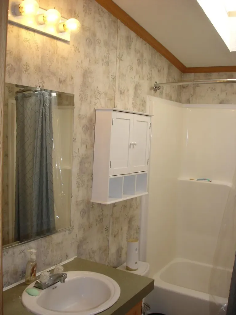 15 Ofarrell Street Topsham ME 04086