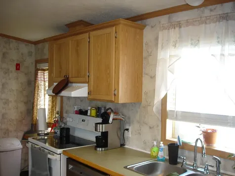 15 Ofarrell Street Topsham ME 04086