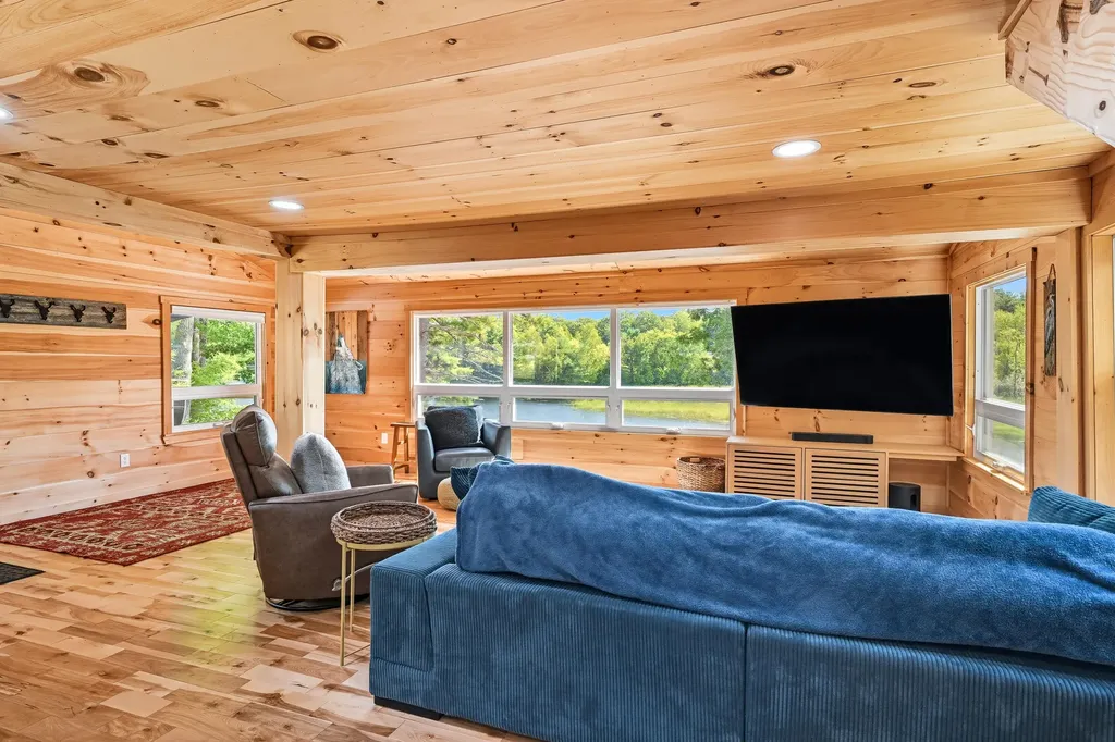 8 Jordan Lane West Gardiner ME 04345