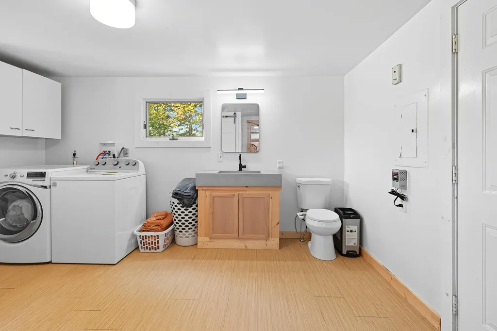 8 Jordan Lane West Gardiner ME 04345