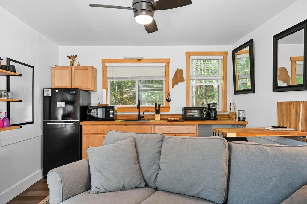 8 Jordan Lane West Gardiner ME 04345