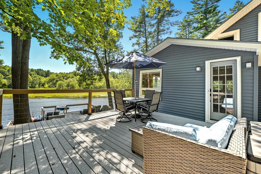 8 Jordan Lane West Gardiner ME 04345
