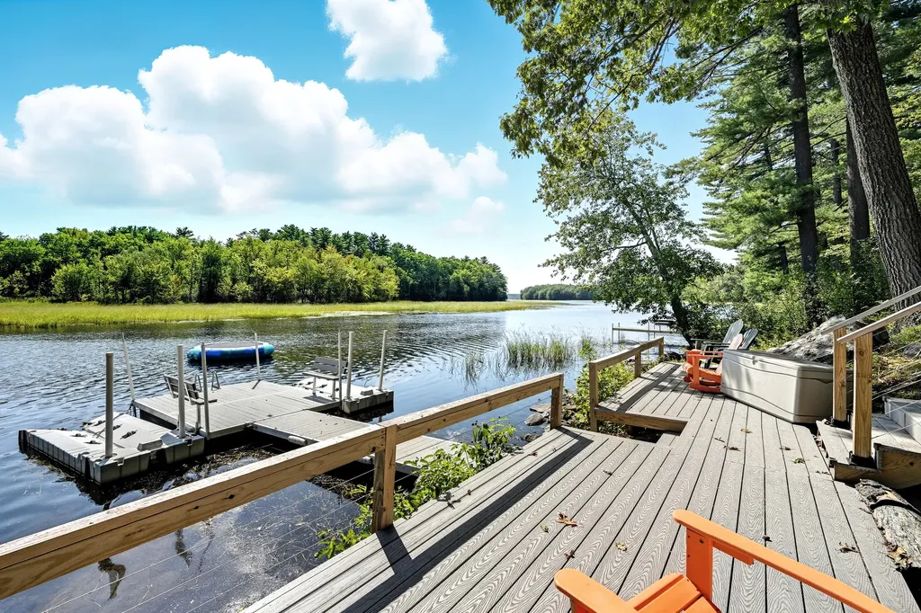 8 Jordan Lane West Gardiner ME 04345