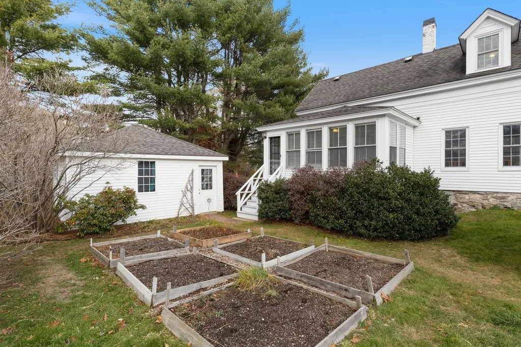88-90 Old Pool Road Biddeford ME 04005