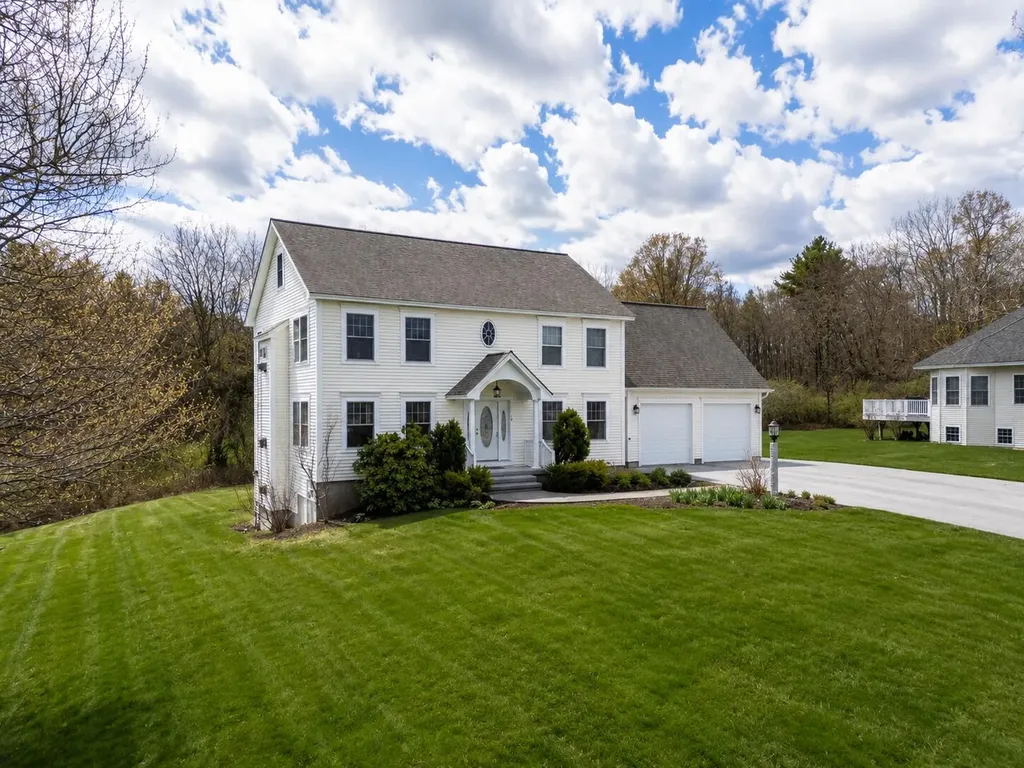 19 Snowberry Drive Scarborough ME 04074