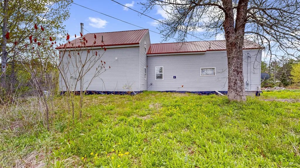 3950 W River Road Sidney ME 04330