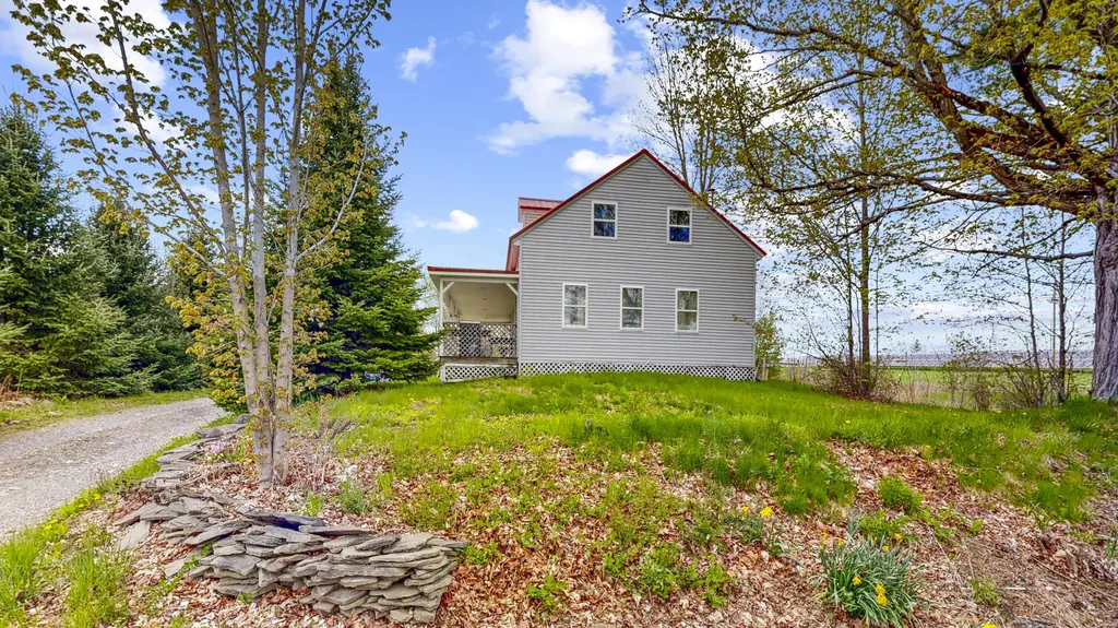 3950 W River Road Sidney ME 04330