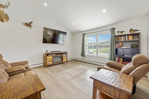 43 Boxwood Lane Hermon ME 04401