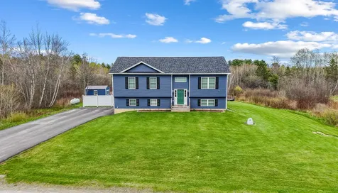 43 Boxwood Lane Hermon ME 04401