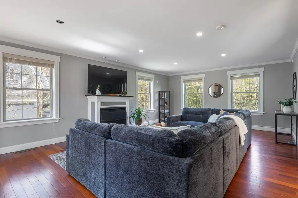21 Richards Way Saco ME 04072