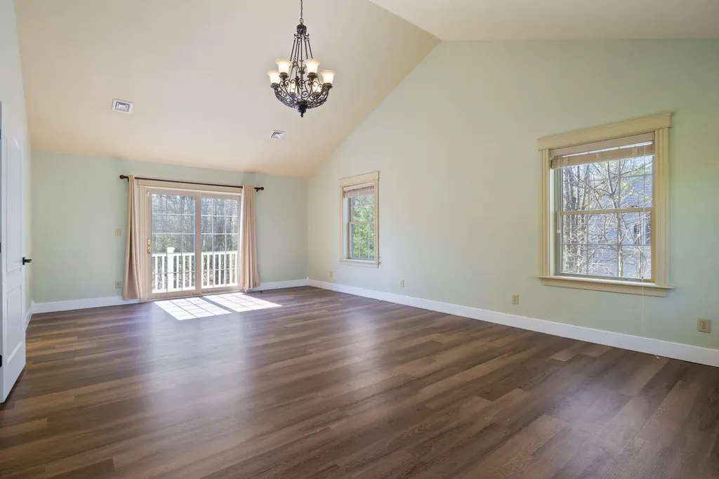 21 Richards Way Saco ME 04072