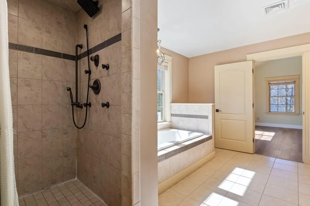 21 Richards Way Saco ME 04072