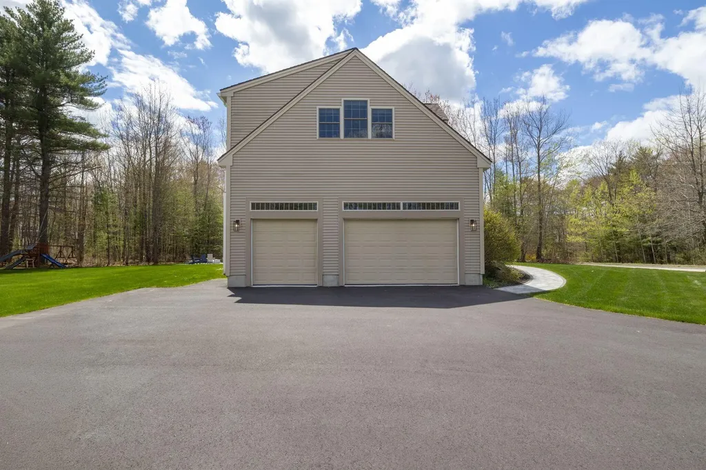 21 Richards Way Saco ME 04072