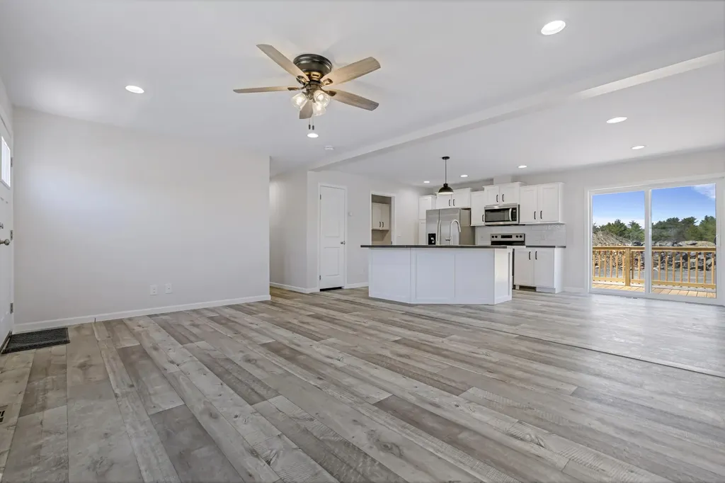 16 Colony Way Kittery ME 03904