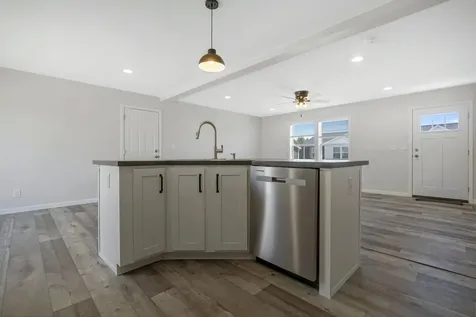 16 Colony Way Kittery ME 03904
