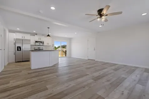 16 Colony Way Kittery ME 03904