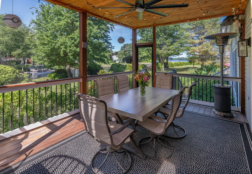 12 Bayview Drive Raymond ME 04071