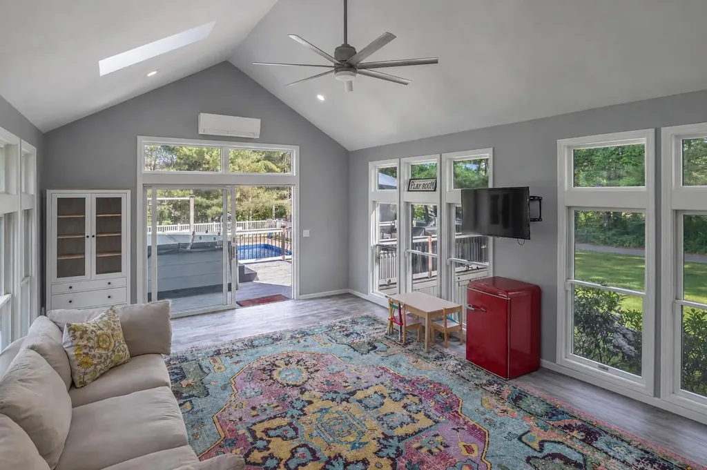 12 Bayview Drive Raymond ME 04071