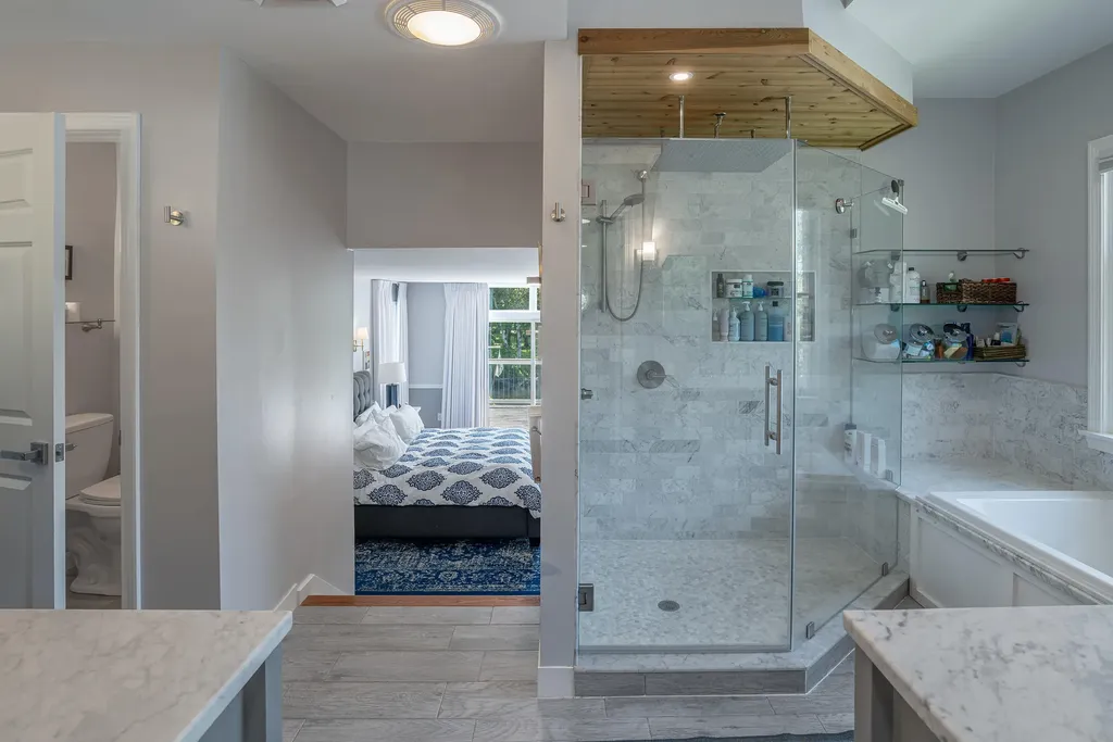 12 Bayview Drive Raymond ME 04071