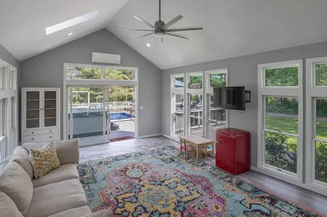 12 Bayview Drive Raymond ME 04071
