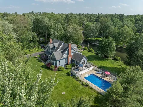 12 Bayview Drive Raymond ME 04071