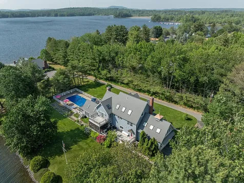 12 Bayview Drive Raymond ME 04071