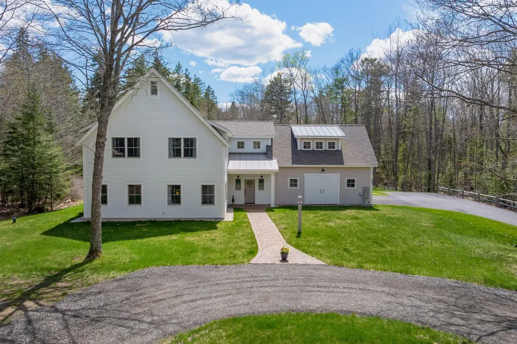 124 Flying Point Road Freeport ME 04032