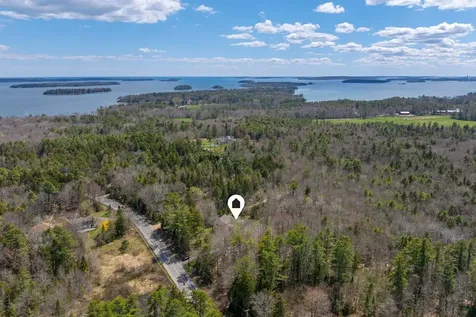124 Flying Point Road Freeport ME 04032