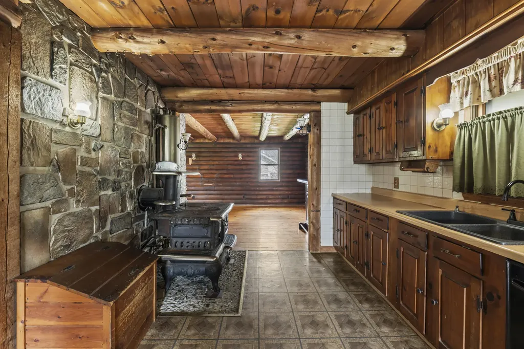 8 Bickford Drive Fairfield ME 04937